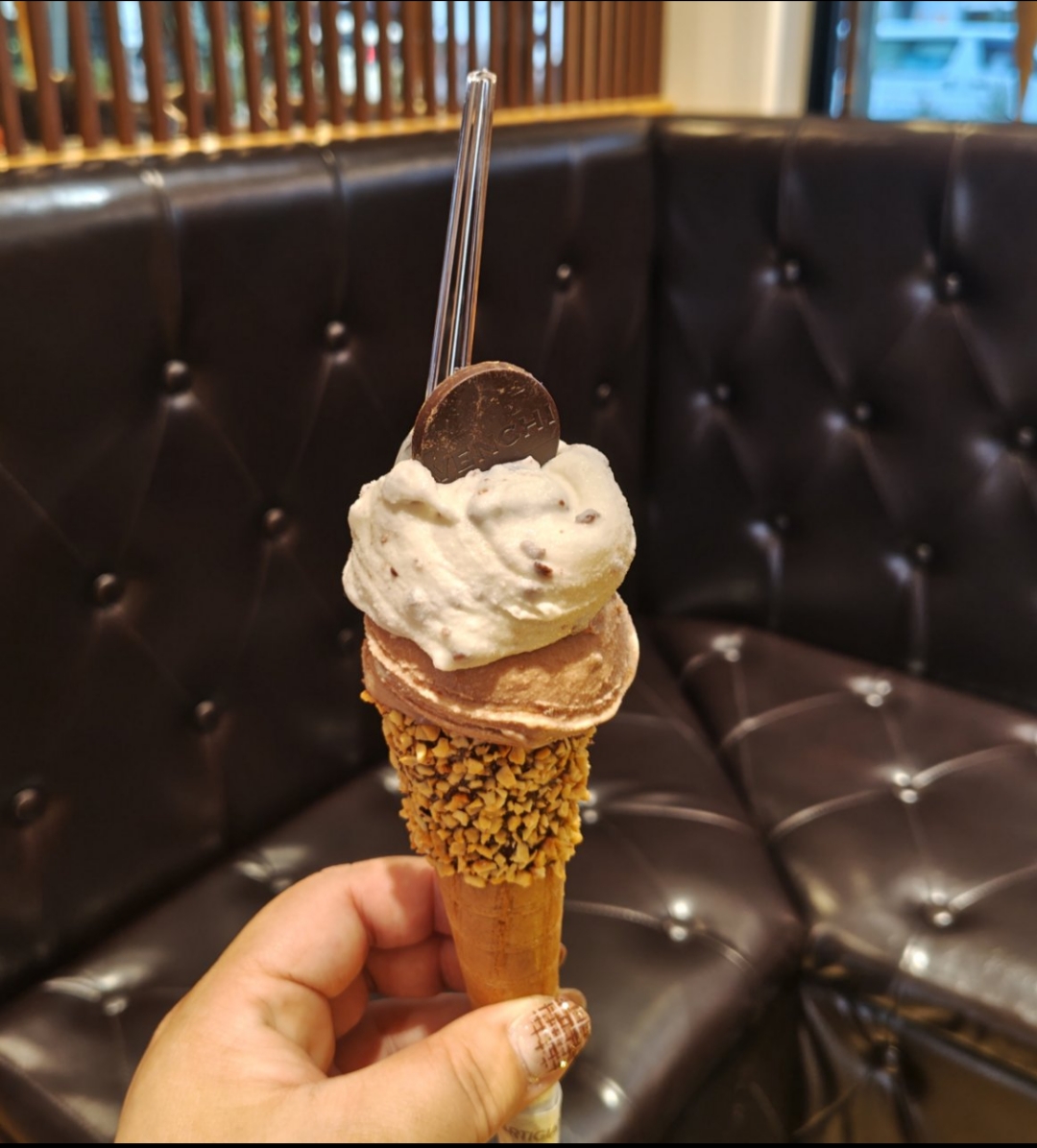 名古屋 Venchi ジェラート コーン