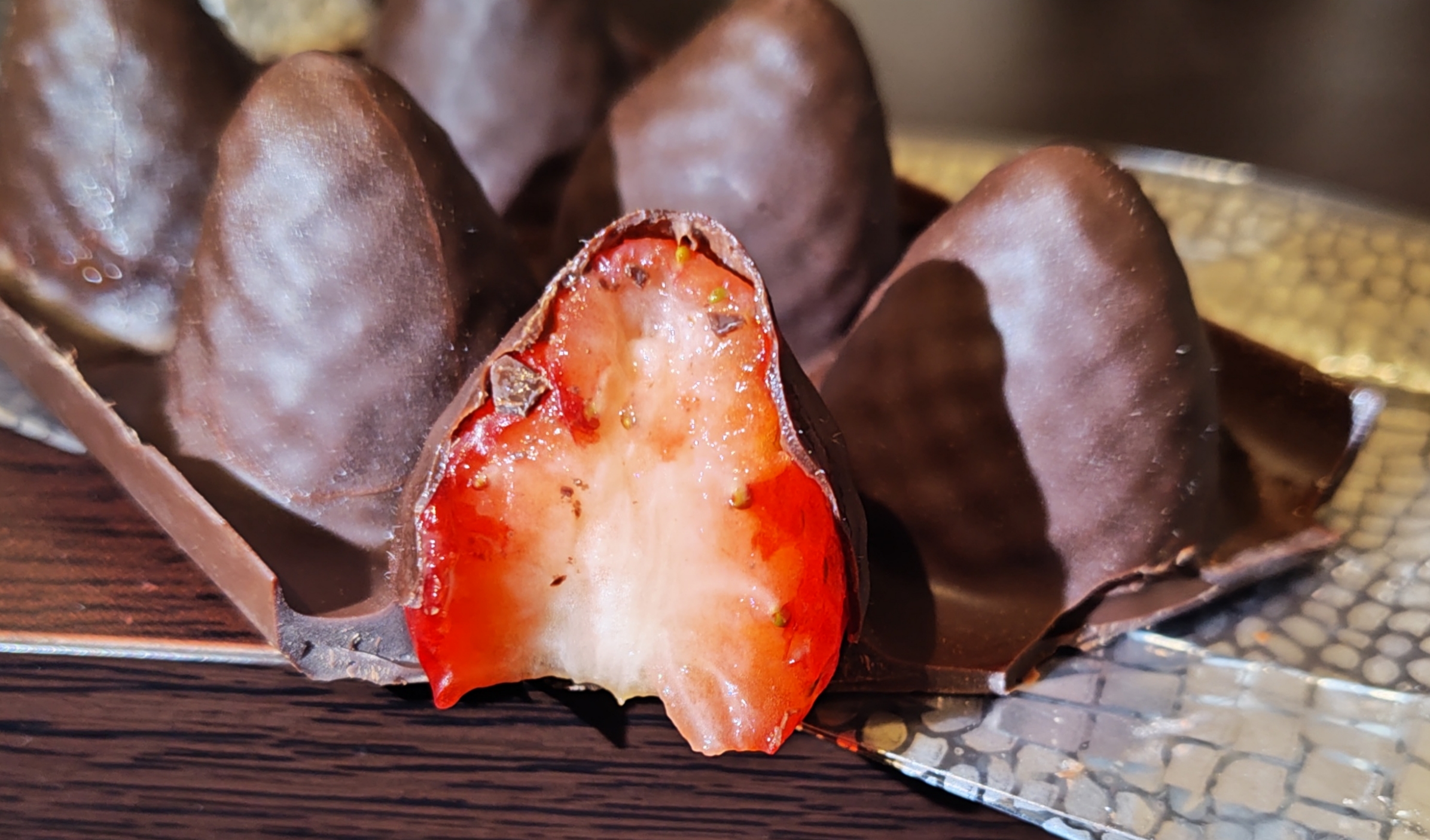 ジャン＝シャルル・ロシュー 銀座スイーツコレクション フルーツタブレット イチゴ 断面