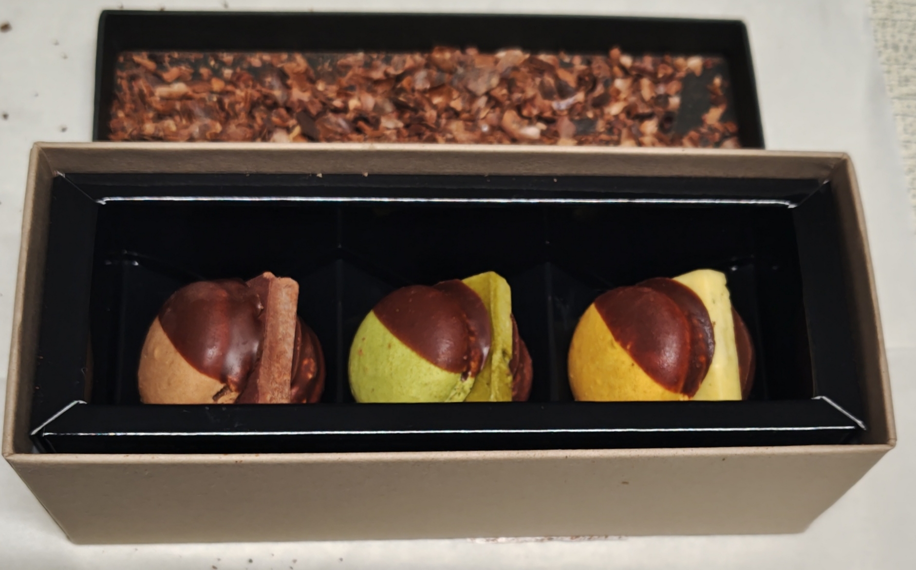 アムール・デュ・ショコラ 名古屋 マメイル 生チョコマカロン 3種