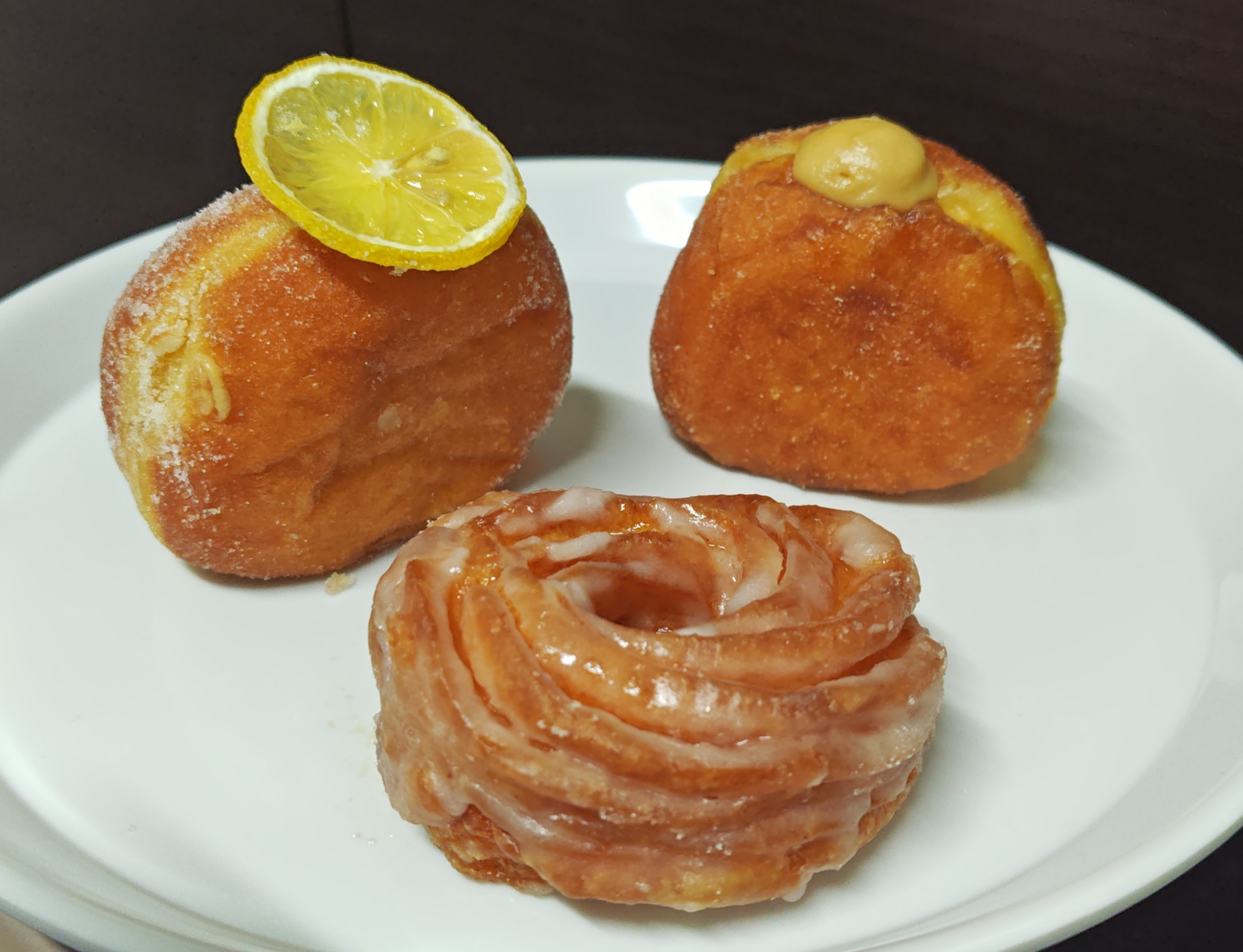 名古屋 中日ビル YORKYS Creperie / PIECE OF BAKE フレンチクルーラー(グレーズド) ボンボローニ(レモン・黒蜜きなこ)